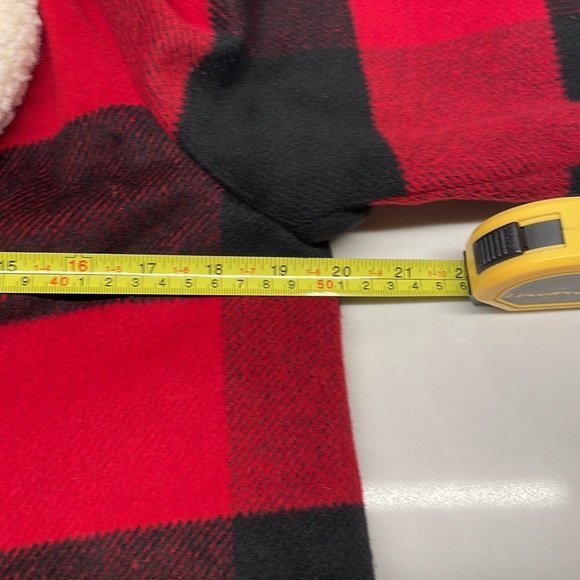 Red and black warm jacket - Picture 7 of 7